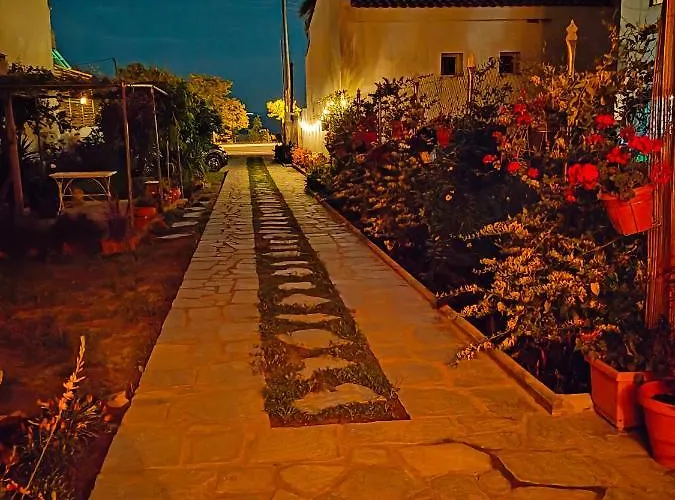 Anna's House 2 * Ψακούδια
